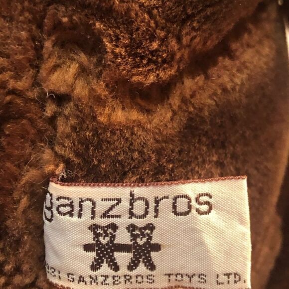 Ganz Bros. Vintage 1981 Wrinkles soft plush brown dog hand puppet. Model 4262918 - Picture 6 of 8